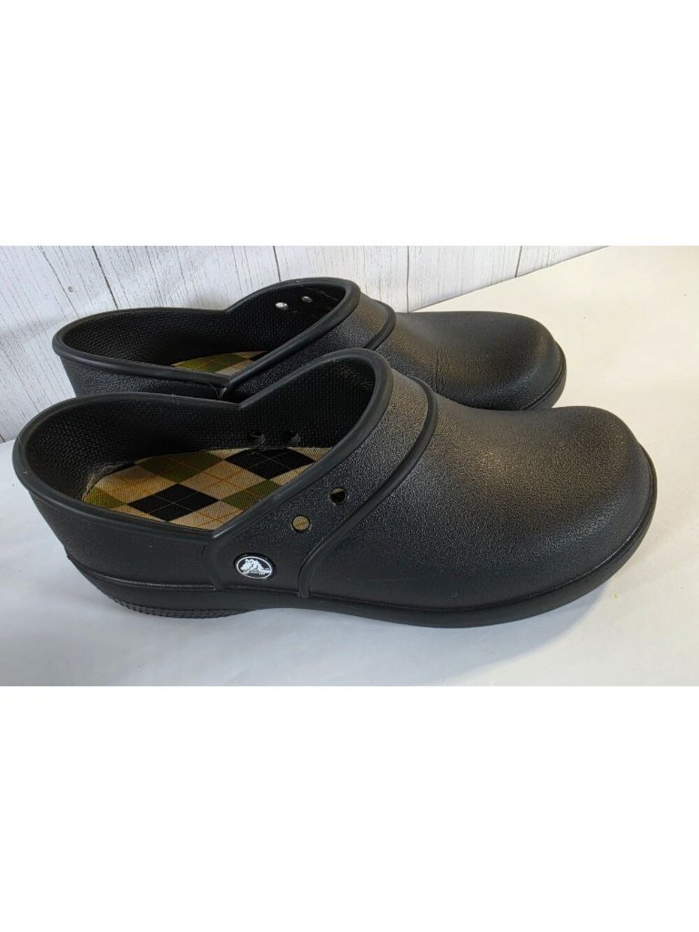 CROCS NERIA WORK CLOGS WOMEN 9 SLIP RESISTANT BLACK NURSE CHEF SHOES PLAID INSOL